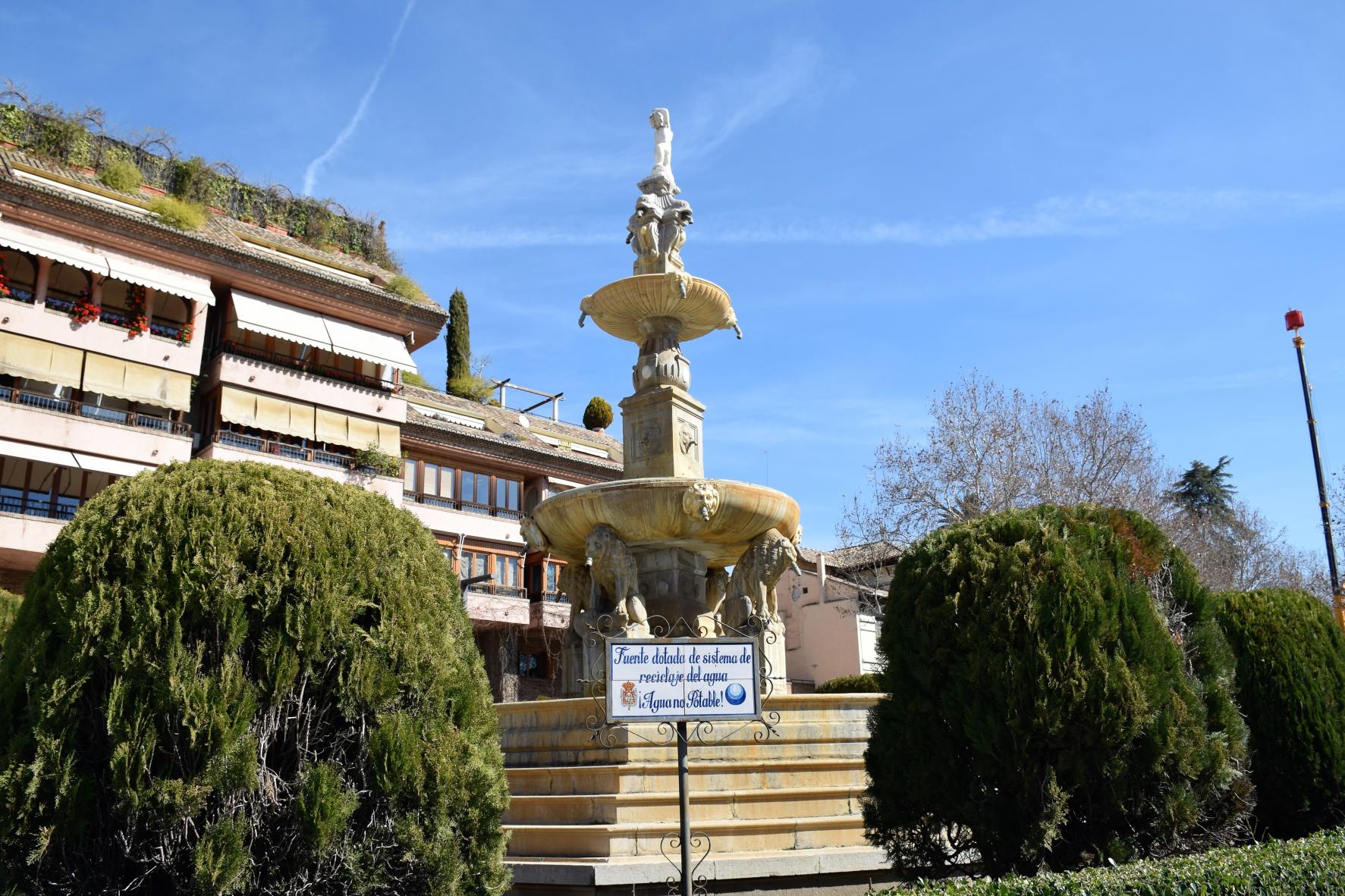 Fuente De Los Cuatro Leones Granada