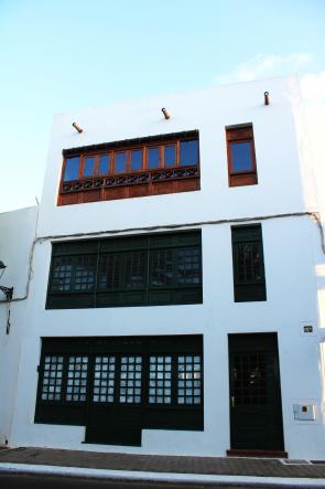 Edificio distinto en el pueblo de