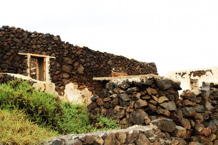 Terrazas y paredes de piedra