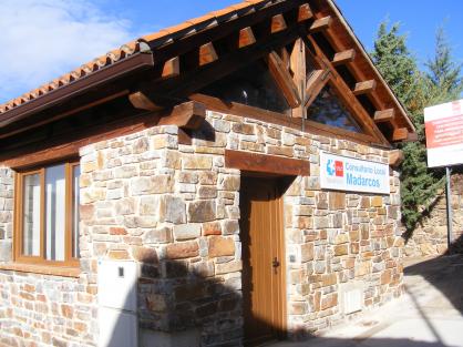 Entrada del consultorio local